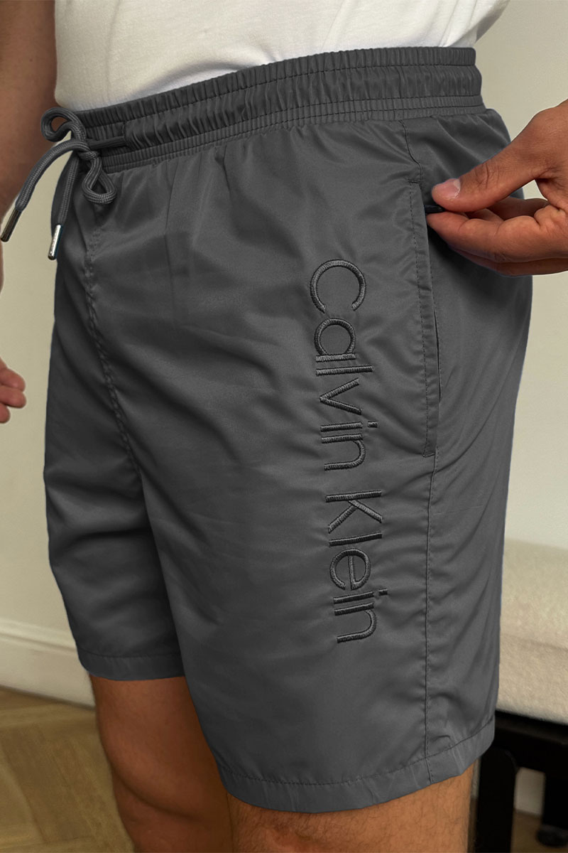 Calvin Klein Шорты серого цвета 