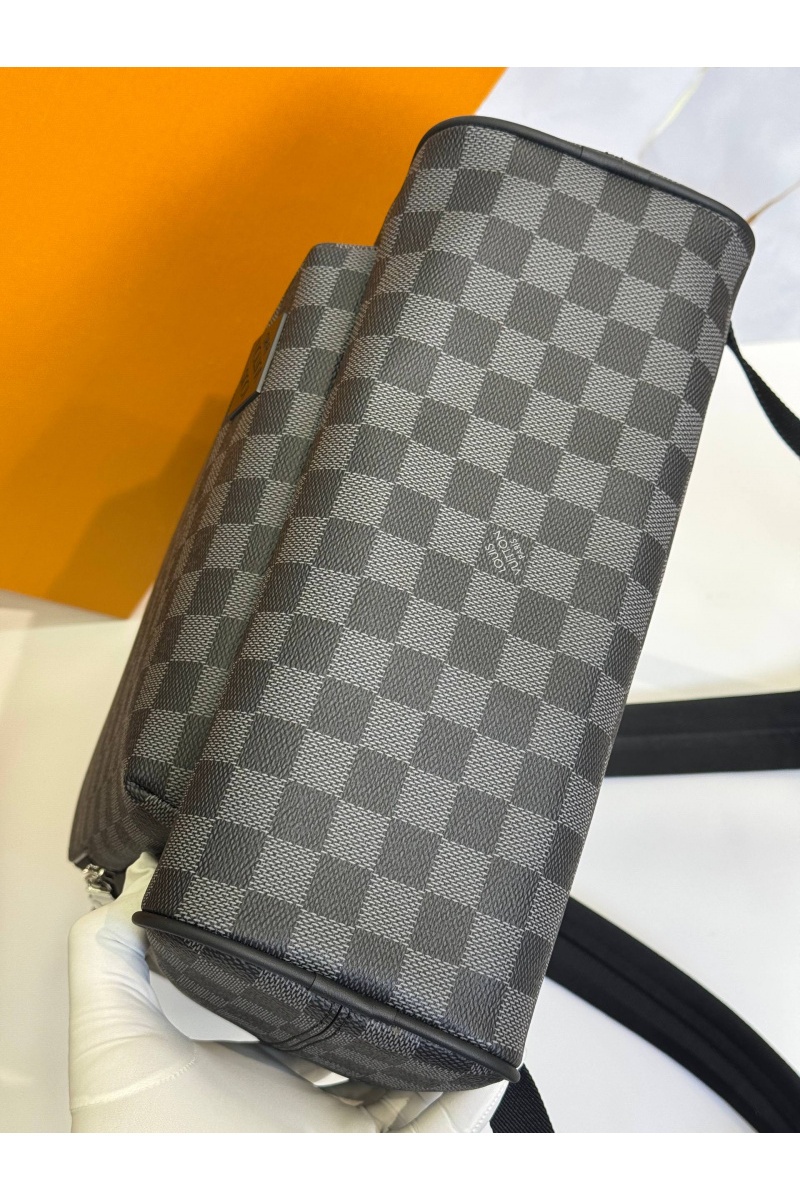Lоuis Vuittоn Кожаный рюкзак Damier Infini premium 40x31x15 см