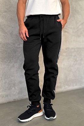 Чёрные спортивные штаны 
