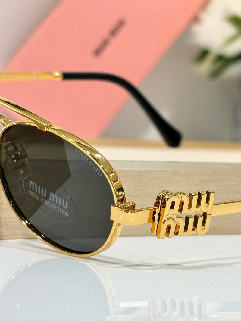 MIU MIU Женские солнцезащитные очки  Oval