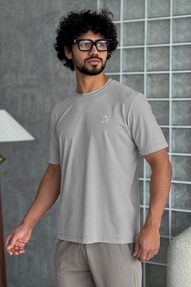 Мужская серая футболка 