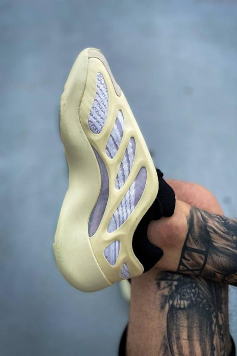 Adidas Кроссовки Yeezy Boost 700 V3 "Azael"