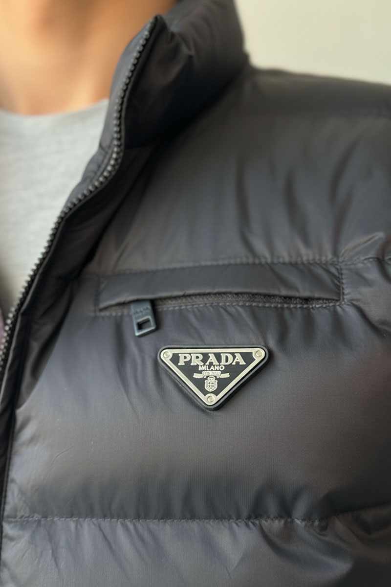 Prada Жилет цвета антрацит logo-plaque 