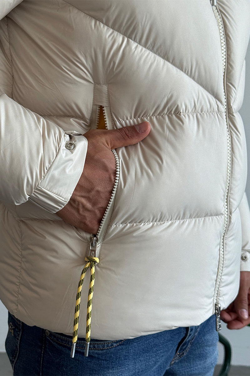 Moncler Мужской бежевый пуховик Katmai 