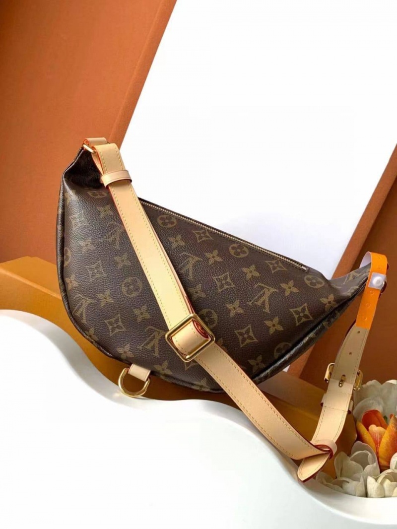 Lоuis Vuittоn Кожаная сумка на пояс Bumbag Monogram 35x17 см