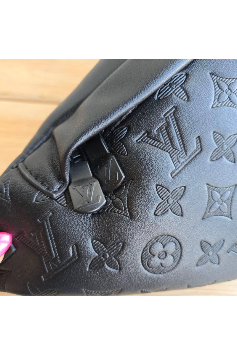 Lоuis Vuittоn Кожаная сумка на пояс Discovery