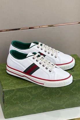 Мужские белые кроссовки 