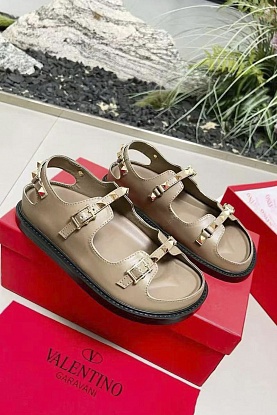 Женские кожаные сандалии Rockstud