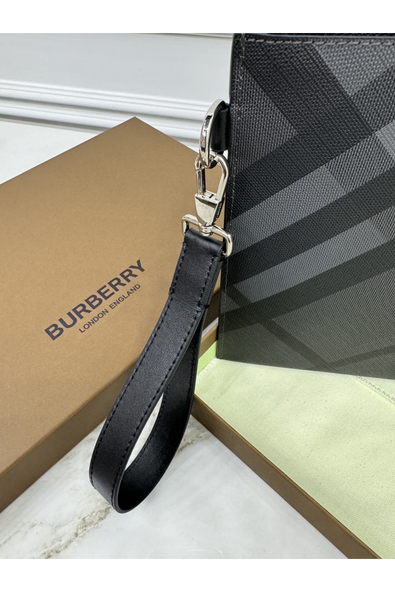 Burberry Чёрный клатч Premium 30x20x1.5 см