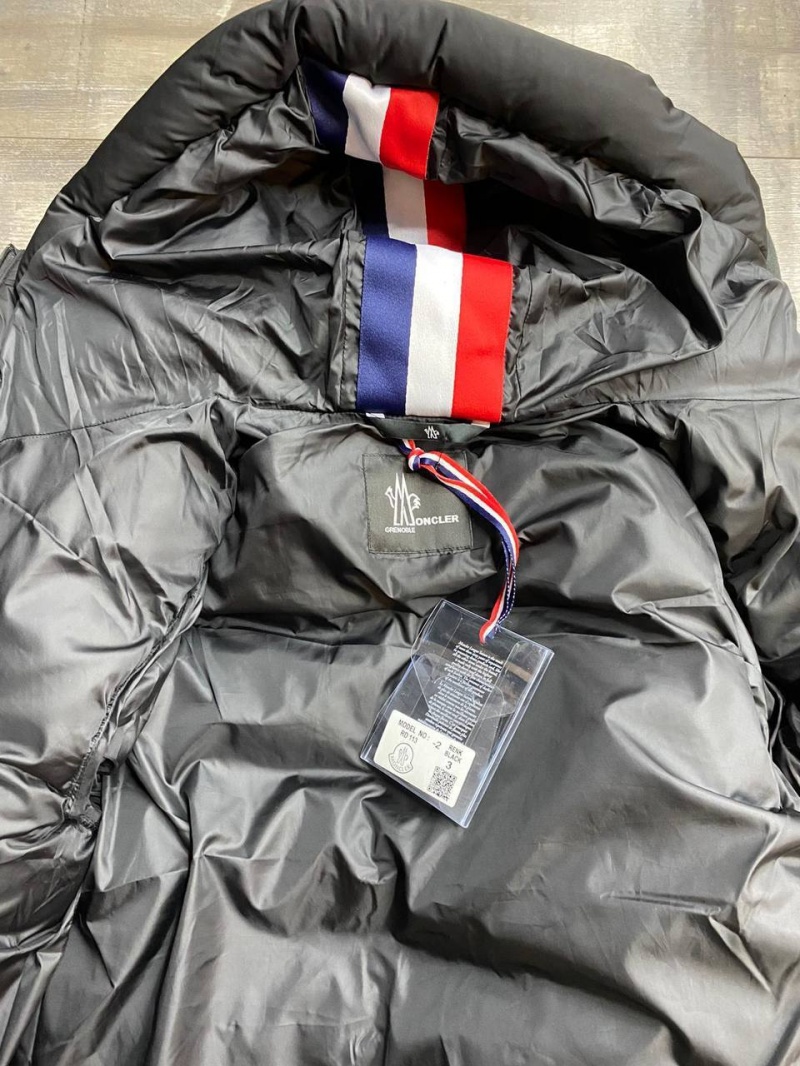 Moncler Утеплённая тёмно-серая куртка Grenoble