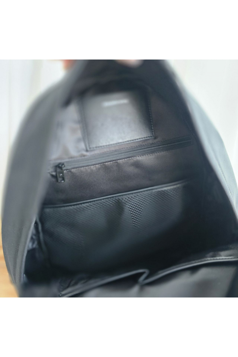 Alexander Wang  Чёрный текстильный рюкзак 41x32 см