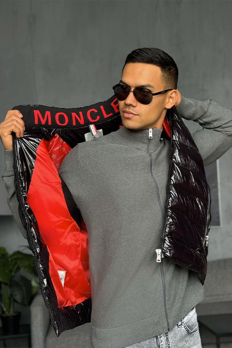 Moncler Мужская безрукавка чёрного цвета logo-patch
