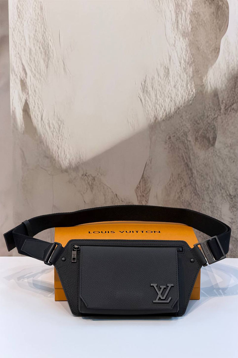 Lоuis Vuittоn Кожаная сумка на пояс Aerogram Takeoff Sling premium 30x16x3 см