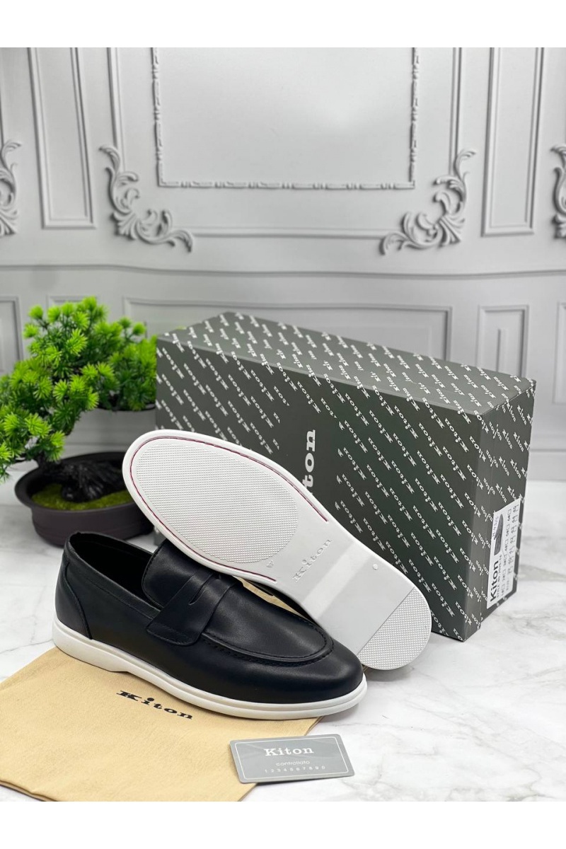 Kiton Кожаные лоферы чёрного цвета