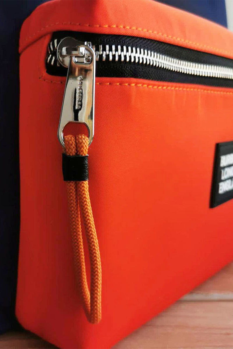 Burberry Нейлоновый рюкзак London England logo-patch 40x30 см