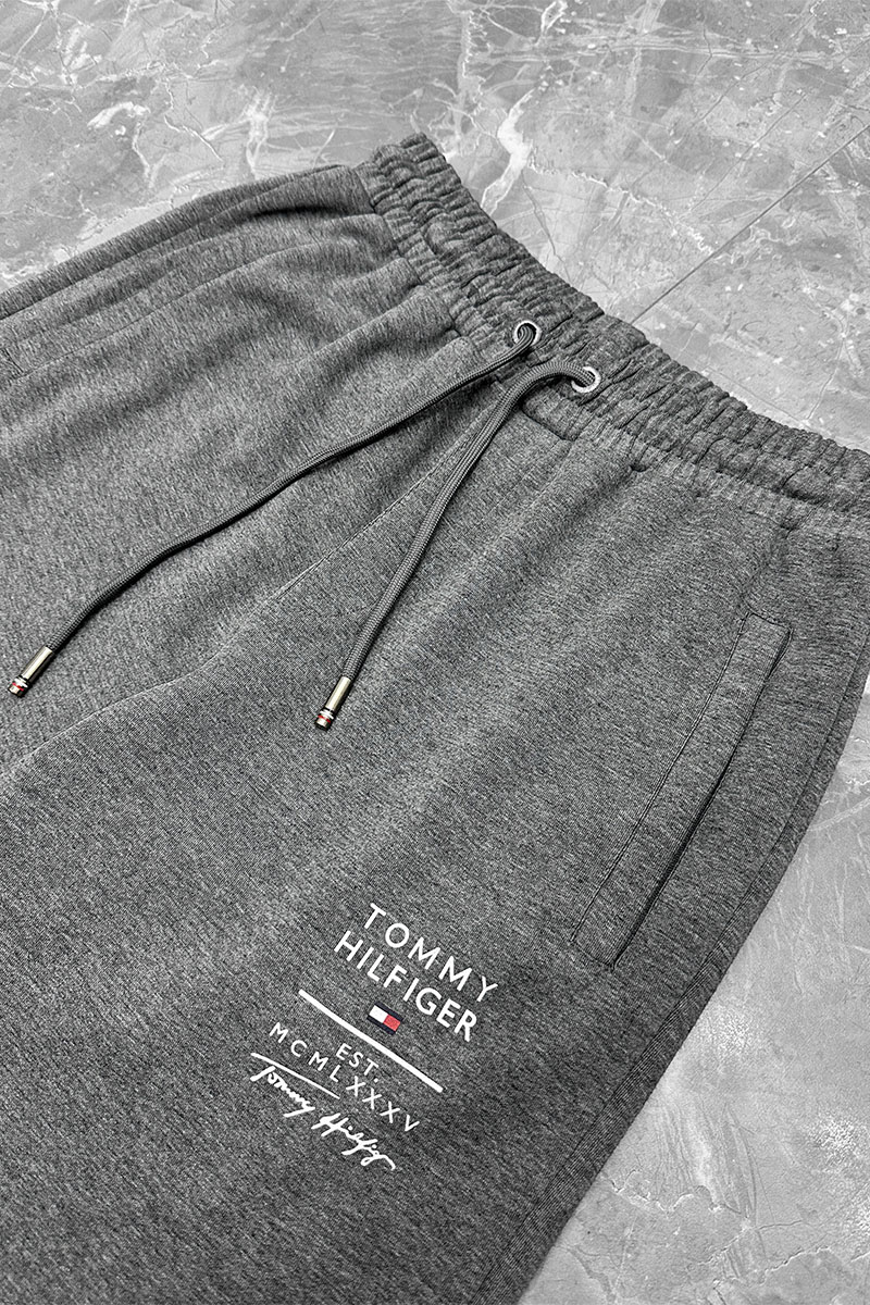 Tommy Hilfiger Спортивный костюм серого цвета