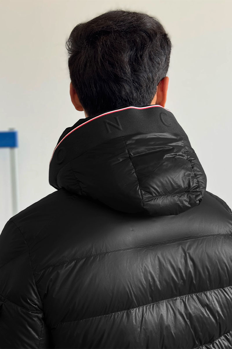 Moncler Мужской чёрный пуховик Pavin