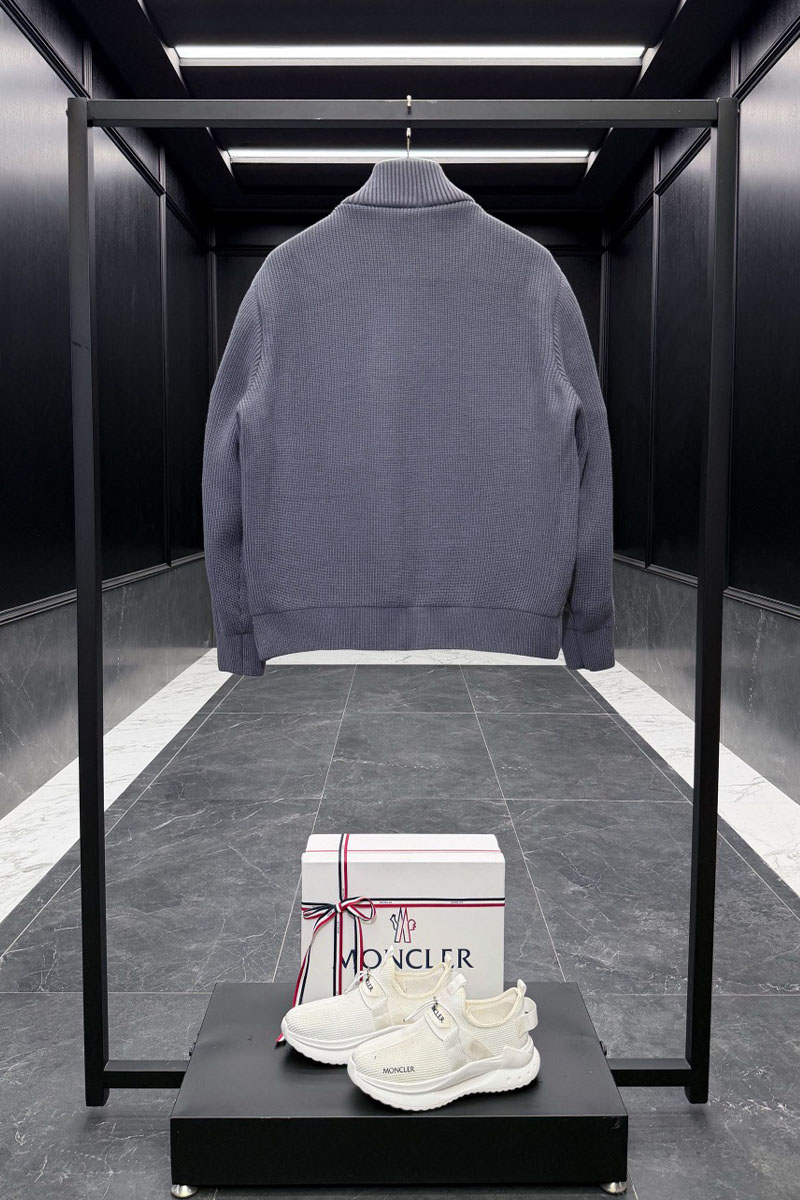 Moncler Куртка с вязаными рукавами серого цвета 