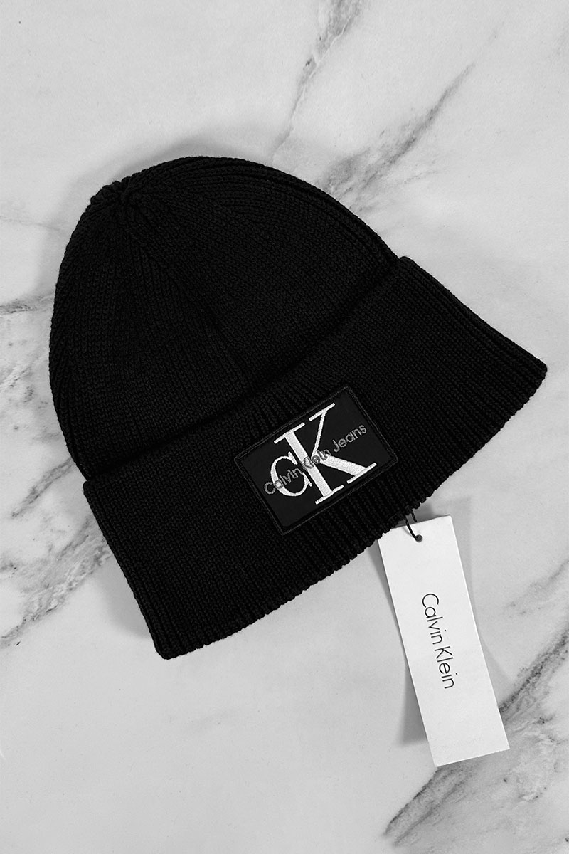 Calvin Klein Чёрная шапка monologo patch