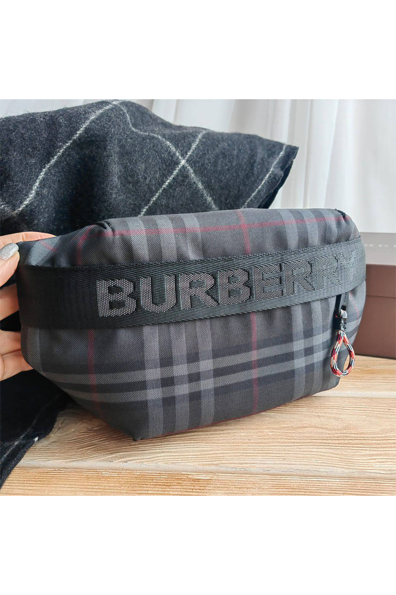 Burberry Сумка на пояс Check 28x14 см