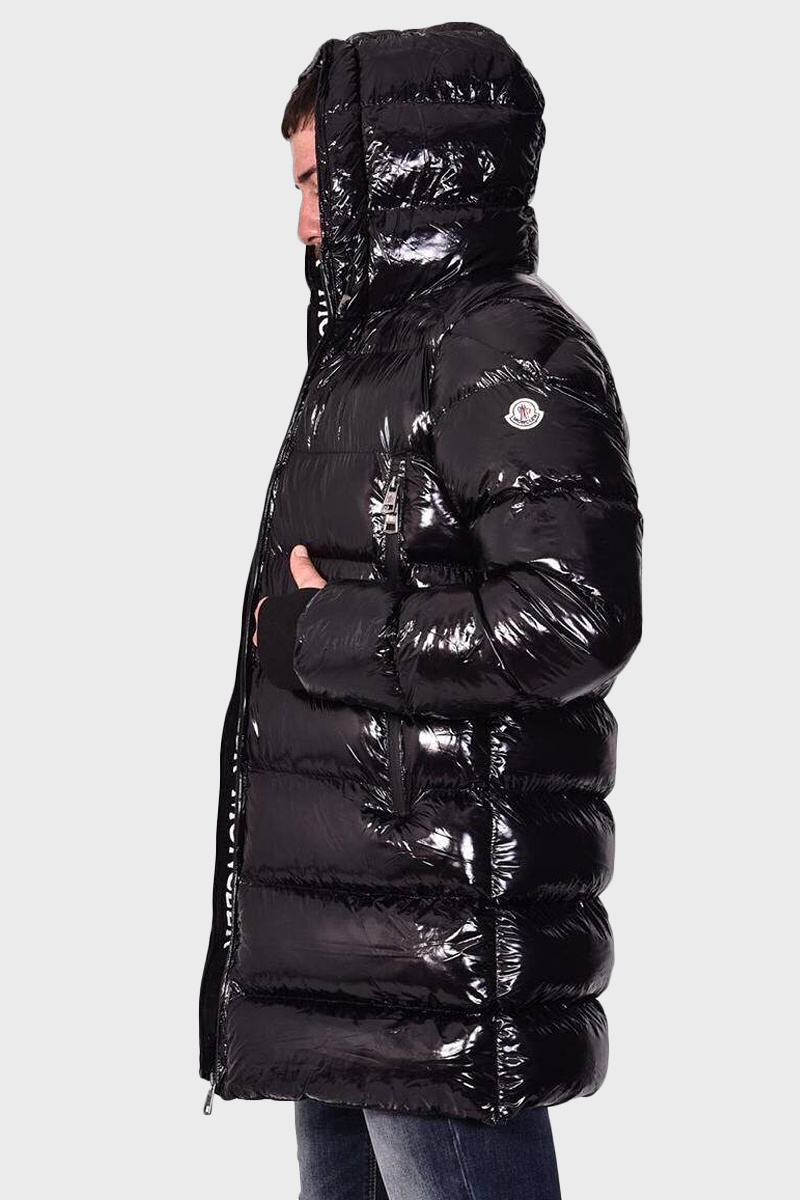 Moncler Утеплённая брендовая парка чёрного цвета