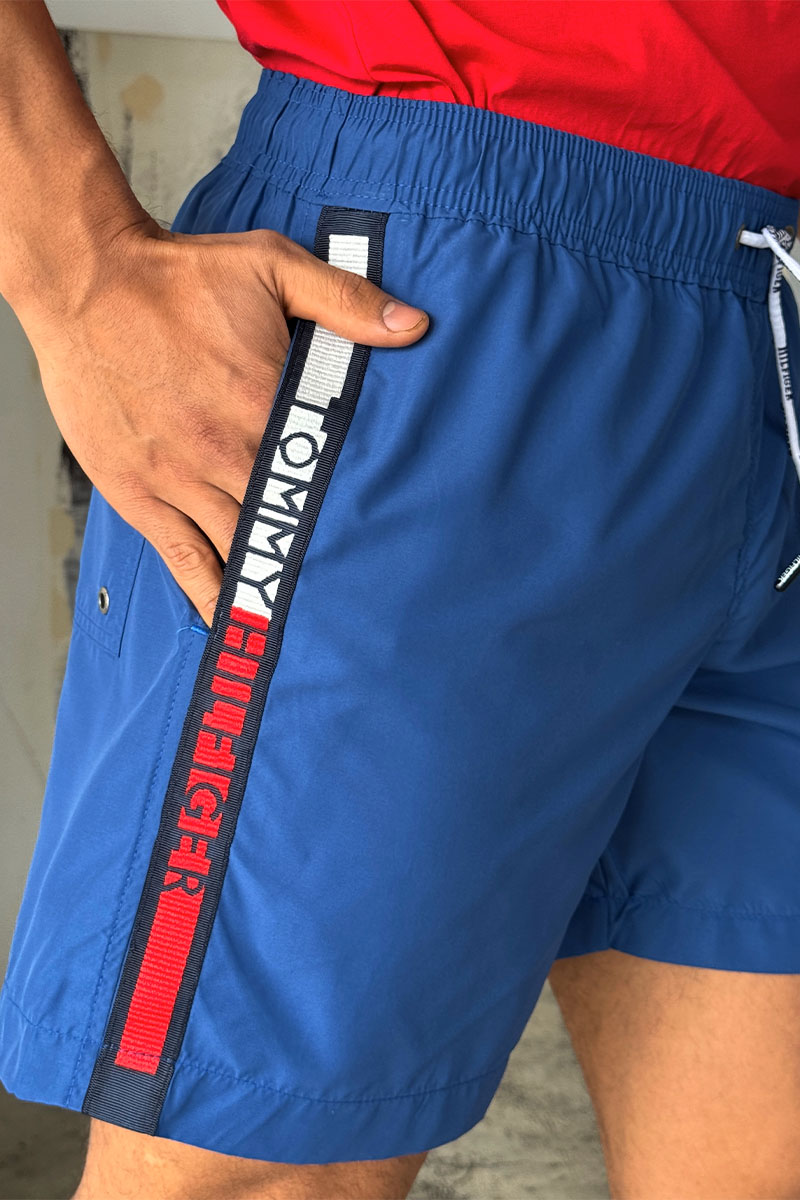 Tommy Hilfiger Шорты синего цвета taped logo