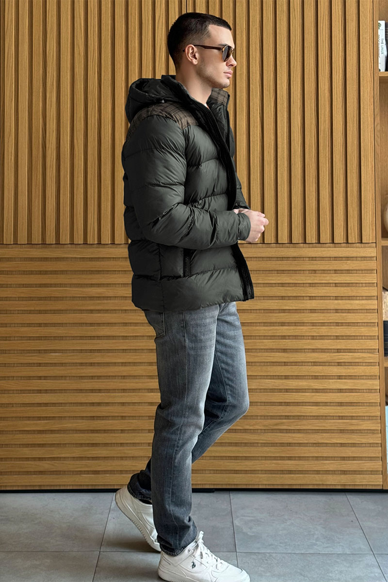 Burberry Куртка зелёного цвета TB logo