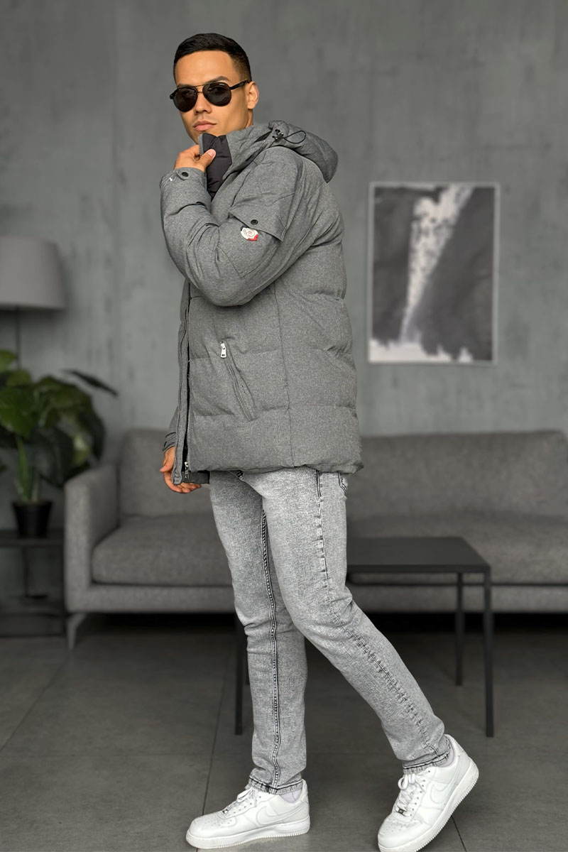 Moncler Утеплённая драповая куртка серого цвета