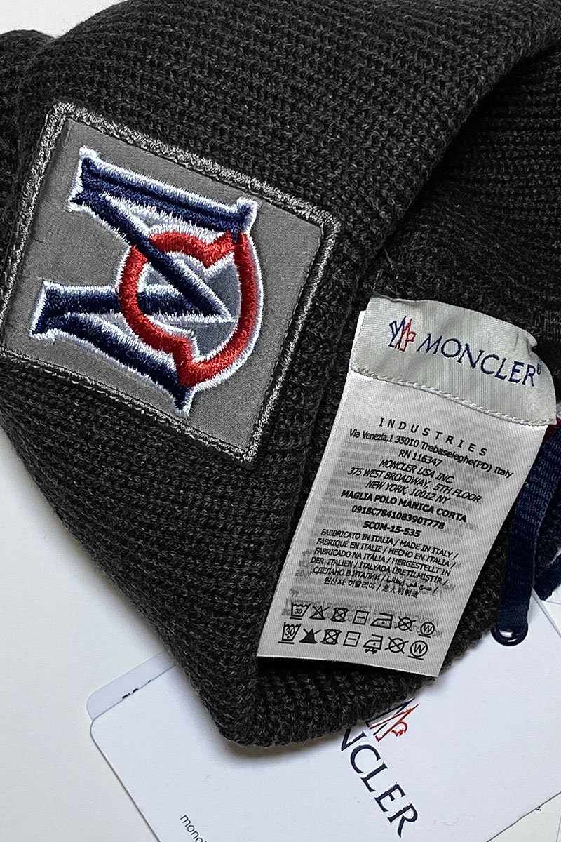 Moncler Брендовая шапка тёмно-серого цвета