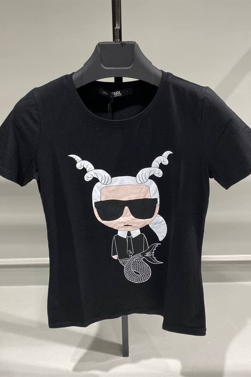 Company КL Женская чёрная футболка "Capricorn"