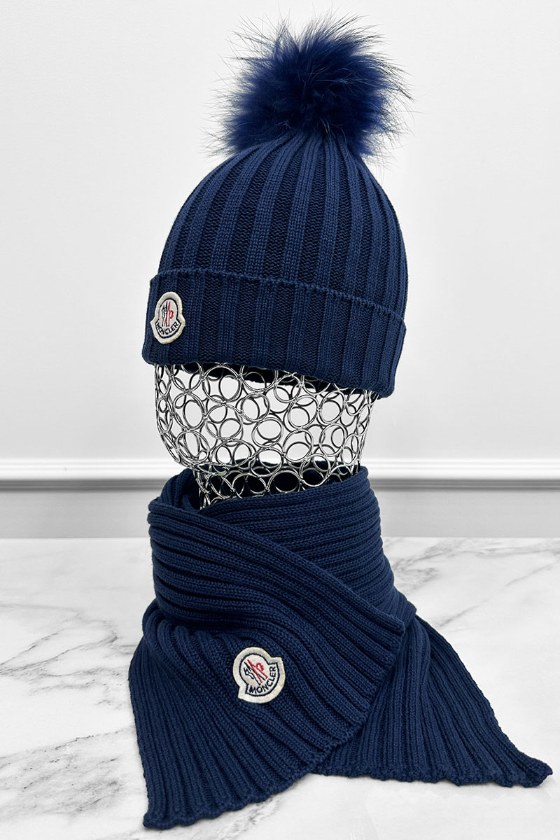 Moncler Комплект из шапки и шарфа синего цвета logo-patch