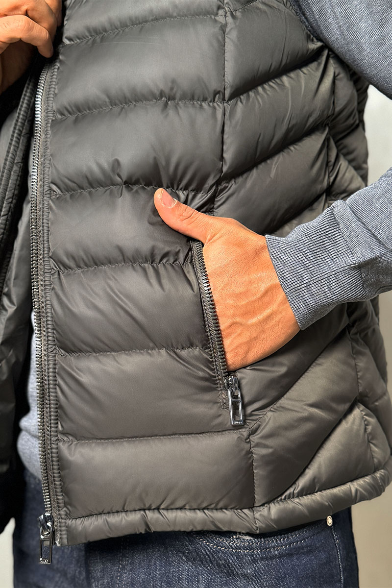 Hugо Воss Мужской зелёный жилет 