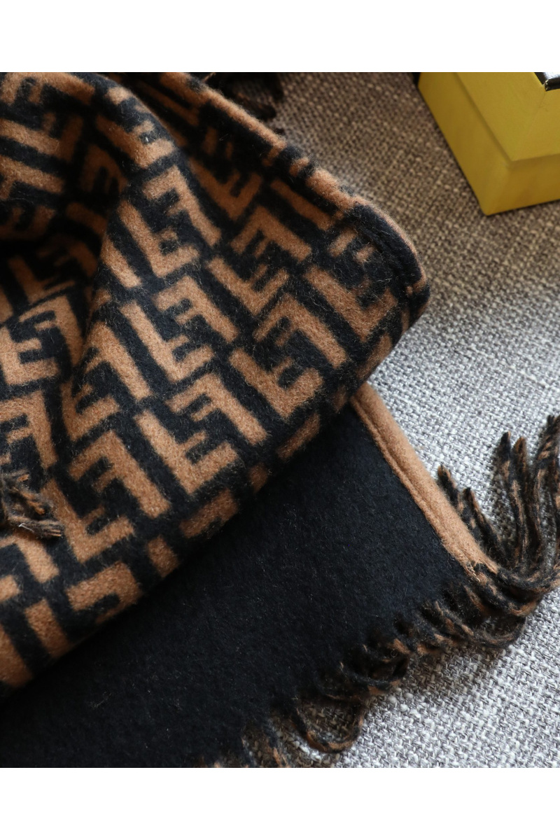 Fendi Шарф Roma premium 140x140 см