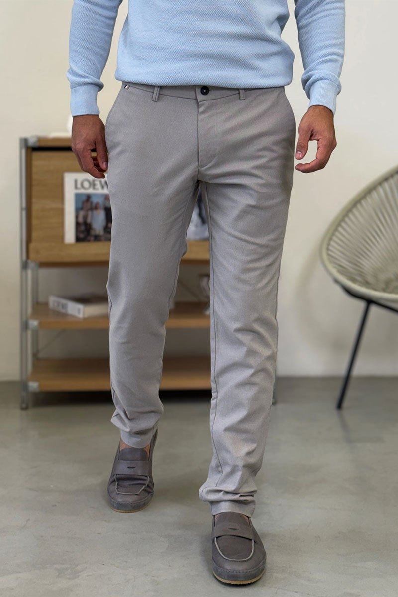 Hugо Воss Мужские брюки светло-серого цвета