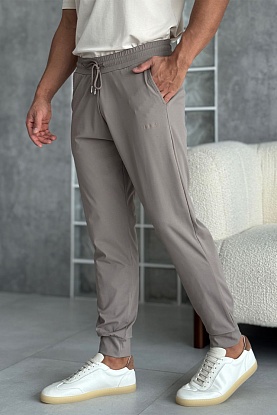 Спортивные штаны бежевого цвета 