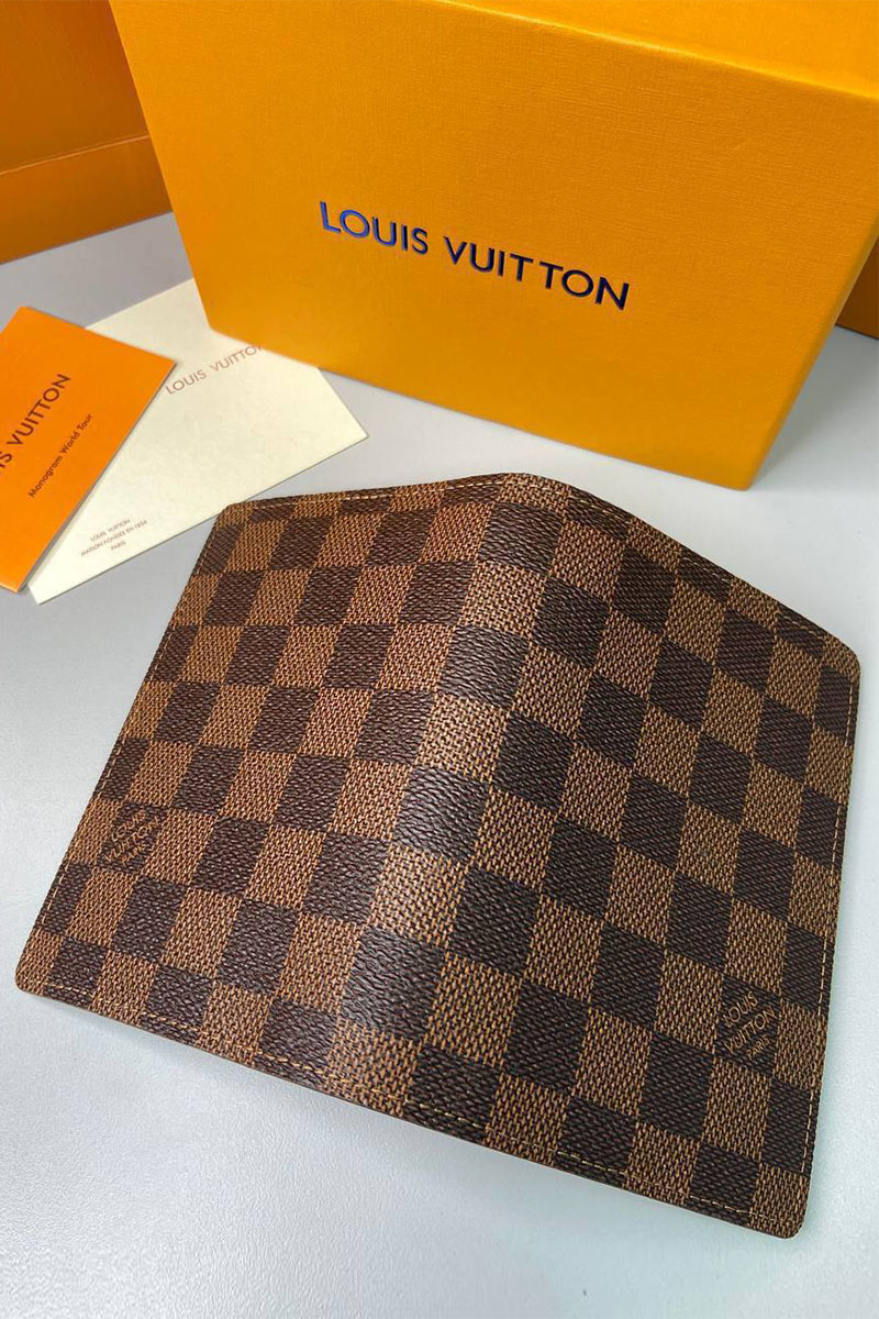 Lоuis Vuittоn Кожаная обложка для паспорта Damier Ebene 10x14 см