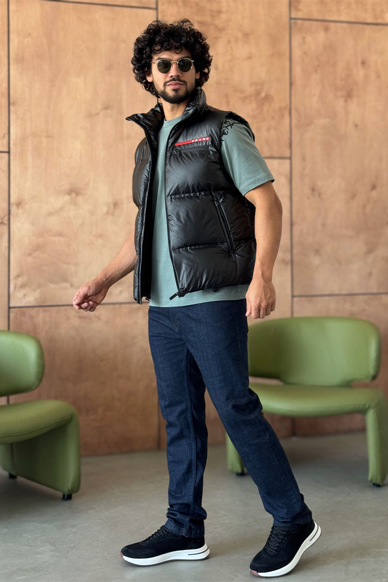 Prada Мужской жилет чёрного цвета