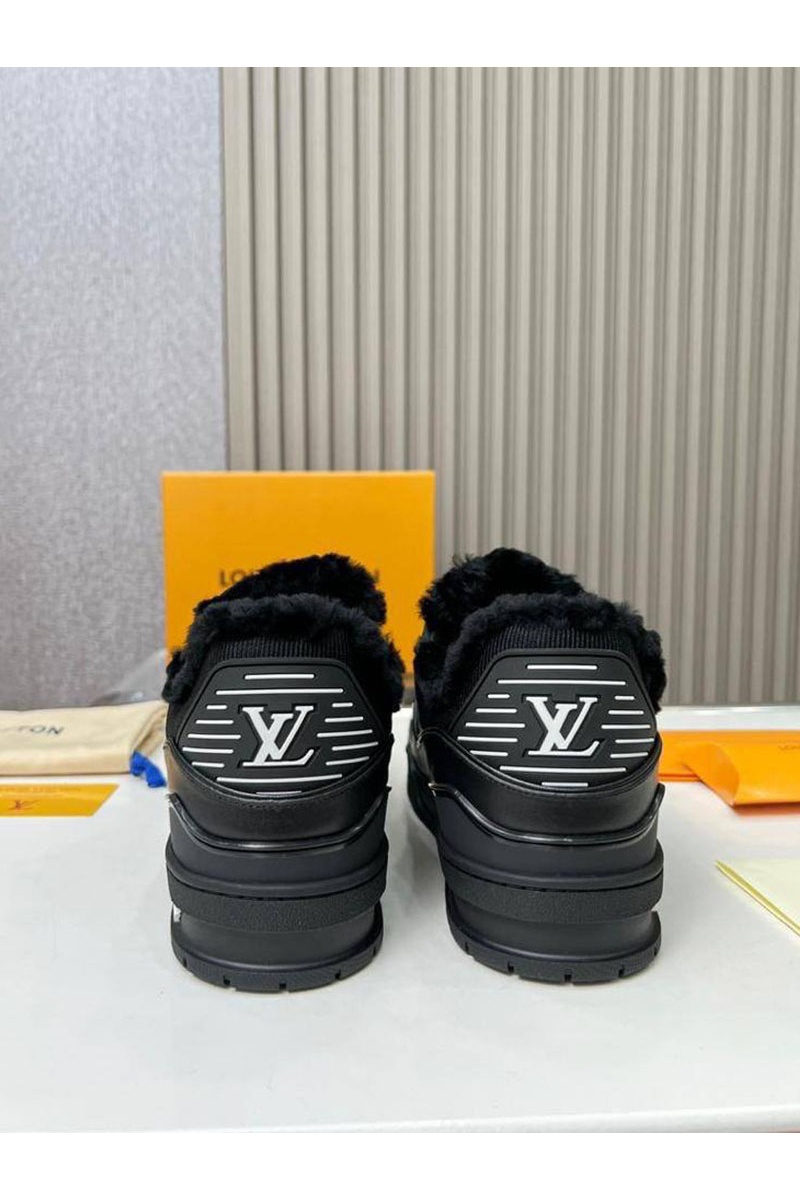 Lоuis Vuittоn Кожаные кроссовки с мехом Trainer Premium - Black