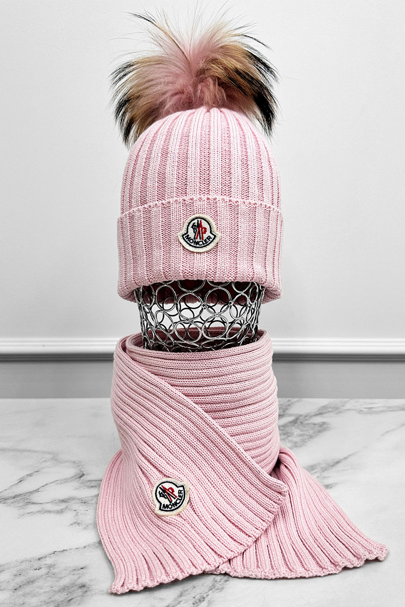 Moncler Комплект из шапки и шарфа розового цвета logo-patch
