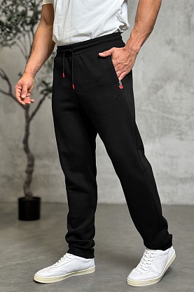 Спортивные штаны чёрного цвета