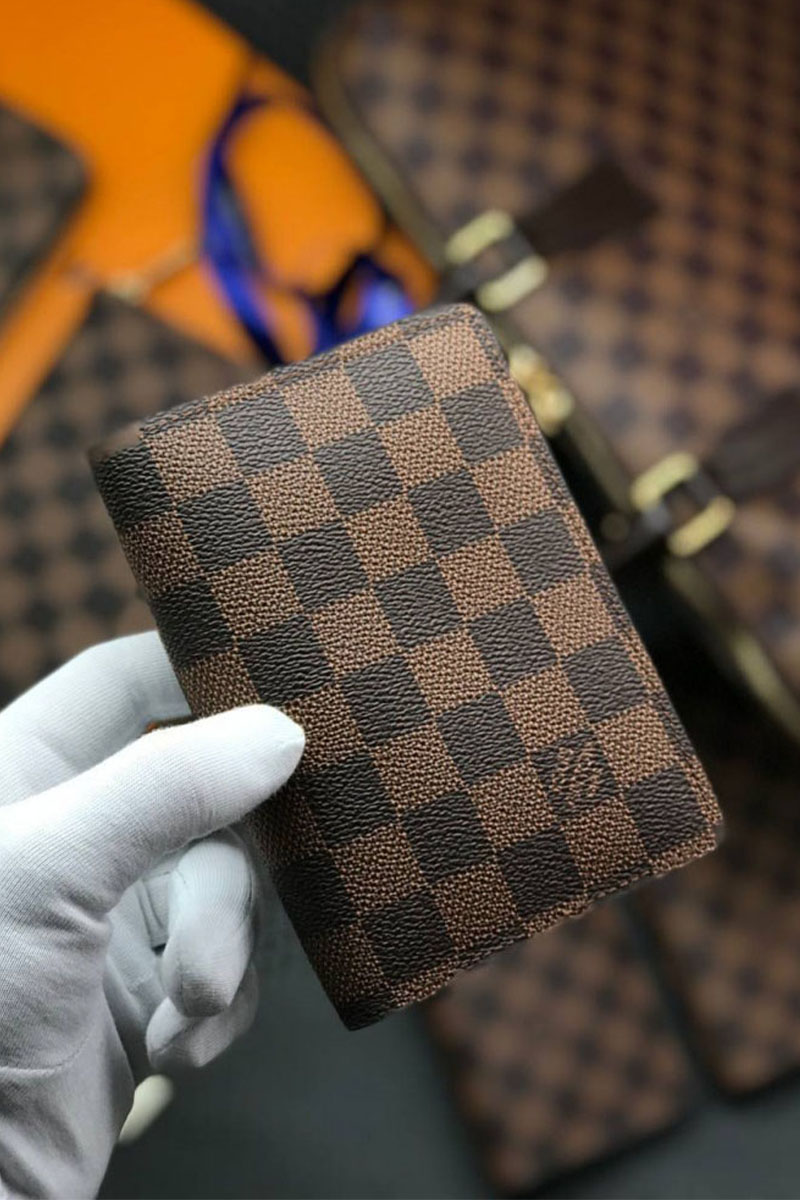 Lоuis Vuittоn Кожаная обложка для паспорта Damier Ebene 10x14 см