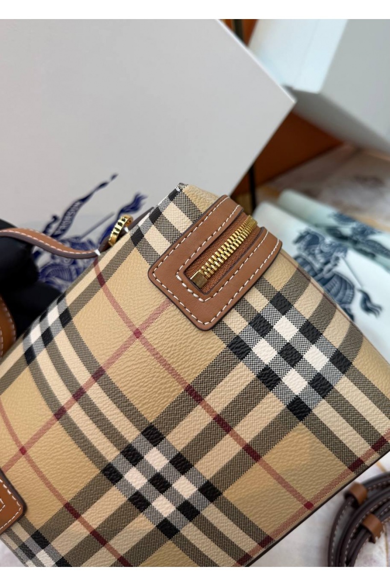 Burberry Кожаная сумка Check Vanity premium 19.5x15x8 см