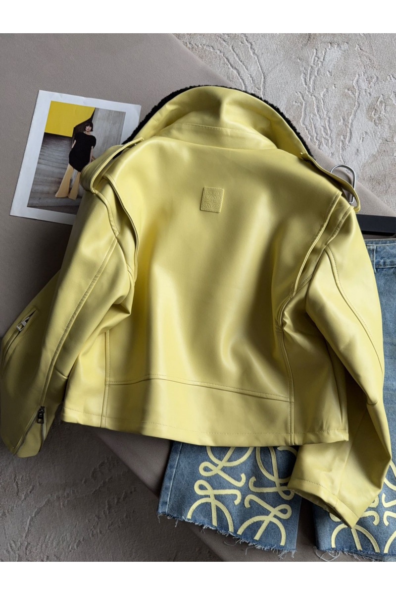 Loewe Женская кожаная куртка жёлтого цвета 
