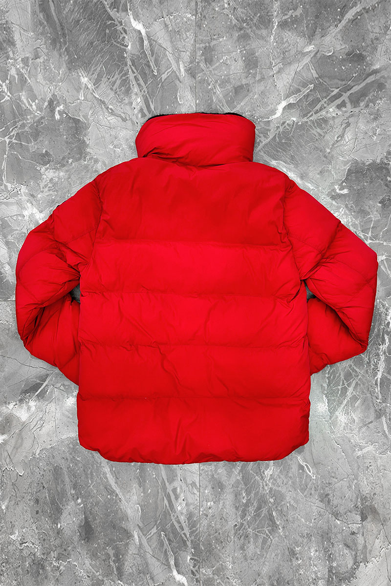 Moncler Мужской пуховик красного цвета