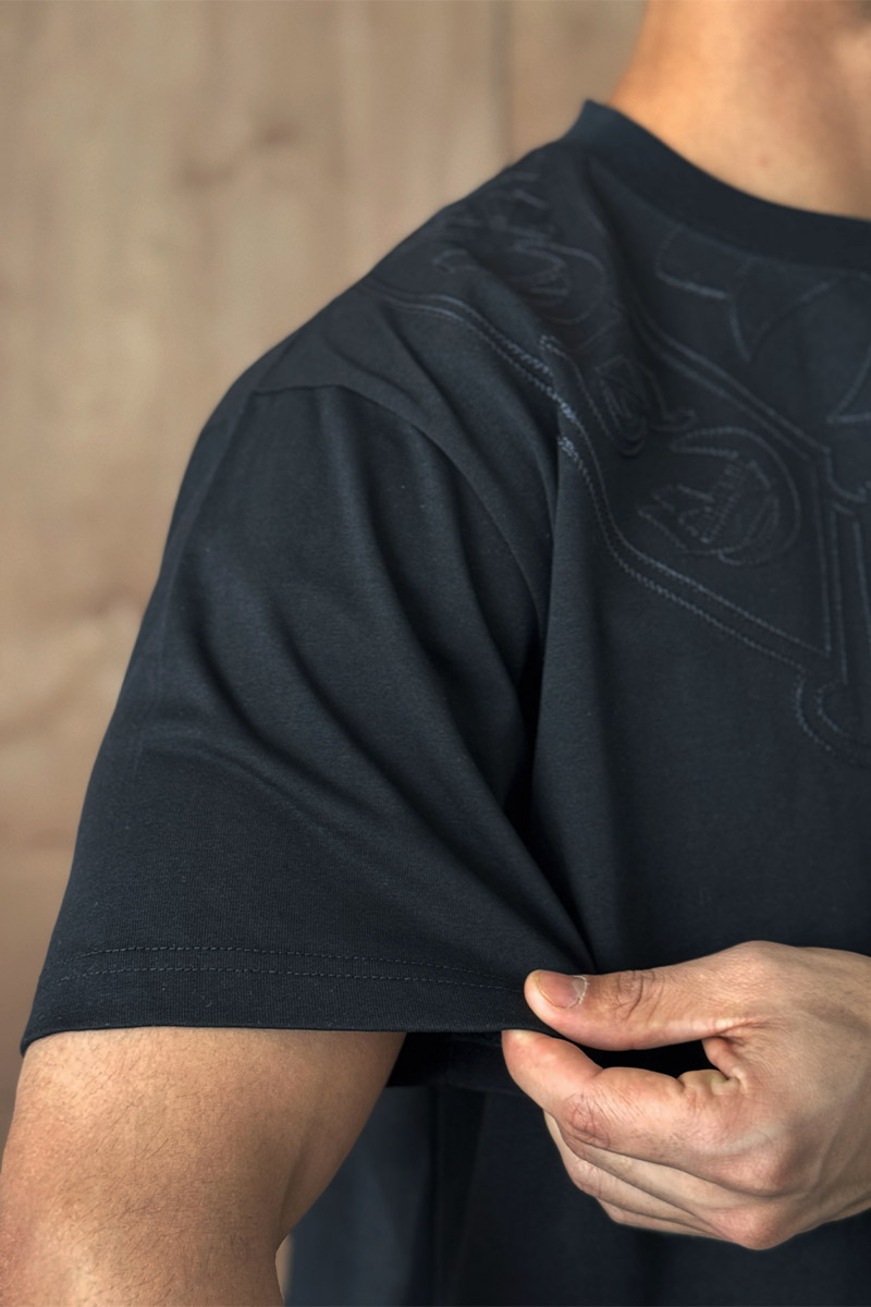 Designer Clothing Чёрная оверсайз футболка Gothic logo