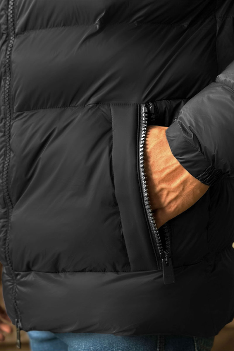 Hugо Воss Куртка чёрного цвета logo-patch 