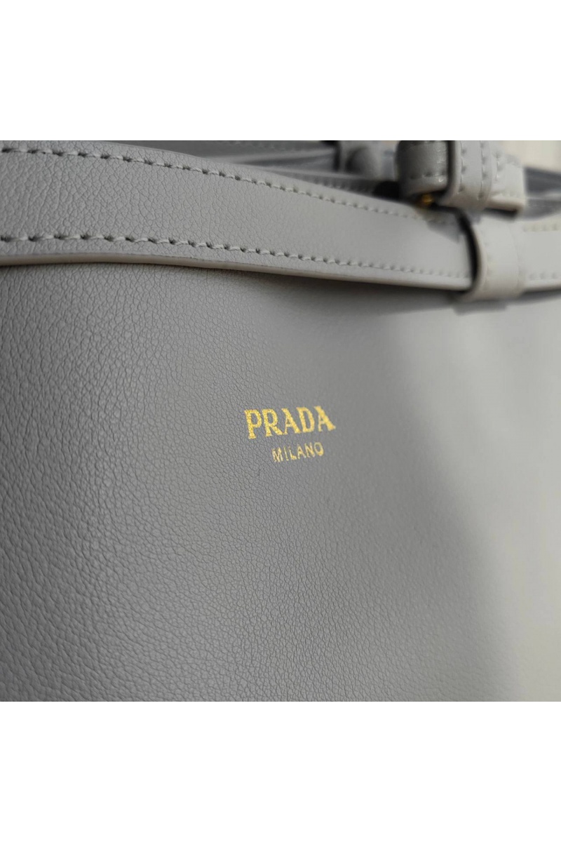 Prada Женская кожаная сумка Buckle 35x25 см (2 расцветки)
