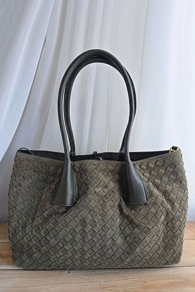 Замшевая сумка intrecciato 42x26