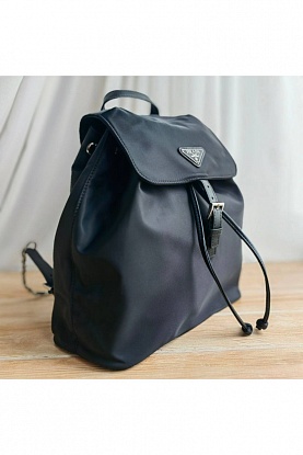 Чёрный нейлоновый рюкзак 29x29 см