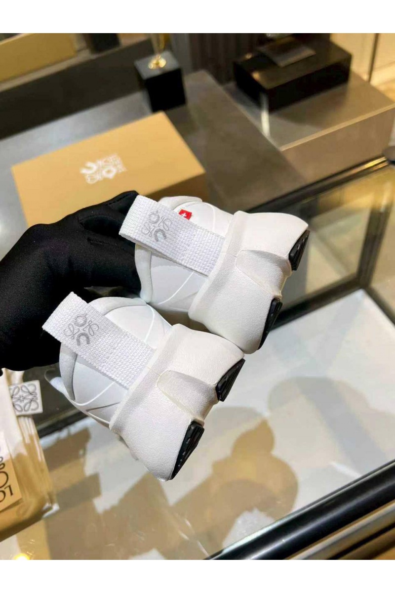 Loewe Женские кроссовки On Cloudsolo premium